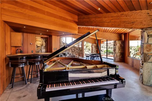 Pioneertown, CA 92268,55290 Flying Tigers RD