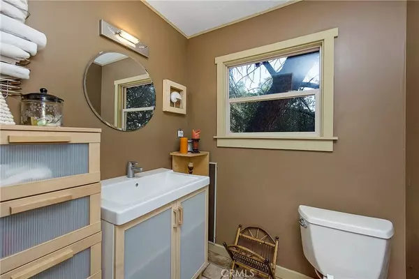 Clearlake Oaks, CA 95423,12449 Lakeview DR