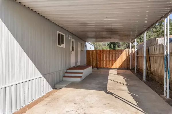 Clearlake Oaks, CA 95423,12880 2nd ST