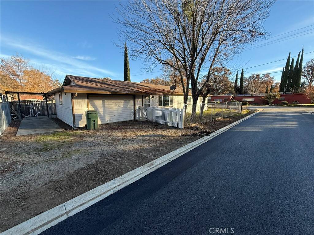Clearlake, CA 95422,14624 Austin RD