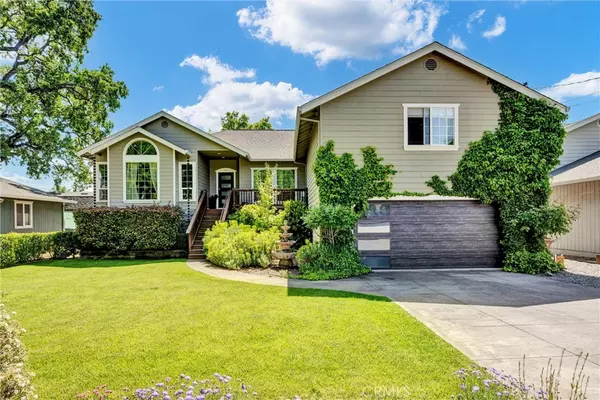 19881 Mountain S, Hidden Valley Lake, CA 95467