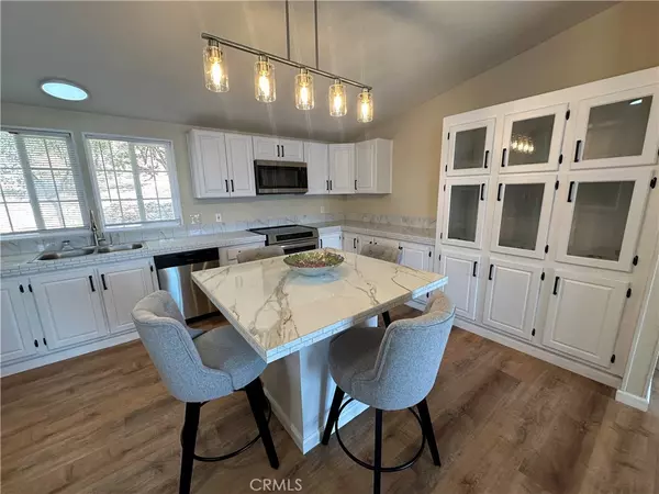 Clearlake Oaks, CA 95423,280 Henderson DR