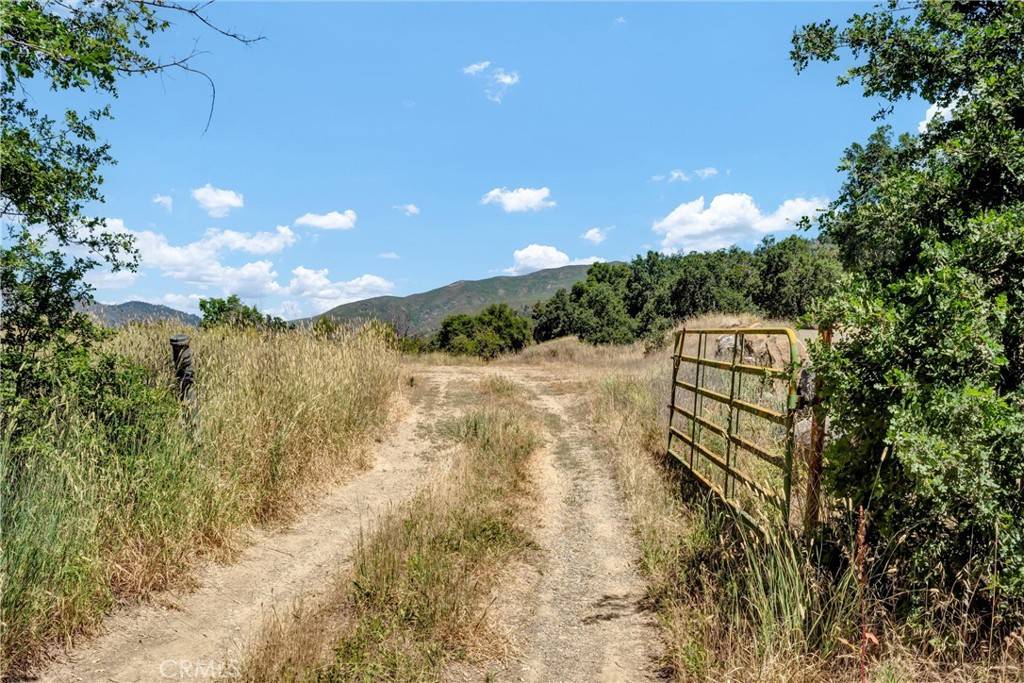 Upper Lake, CA 95485,11060 16 N