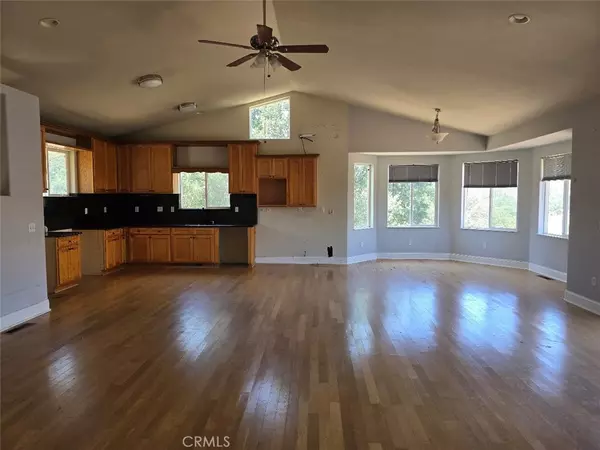 Clearlake Oaks, CA 95423,2723 Apache TRL