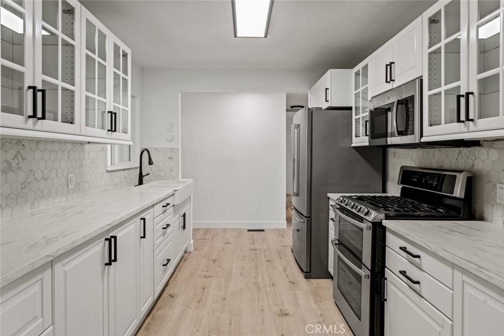 Ukiah, CA 95482,298 Warren DR