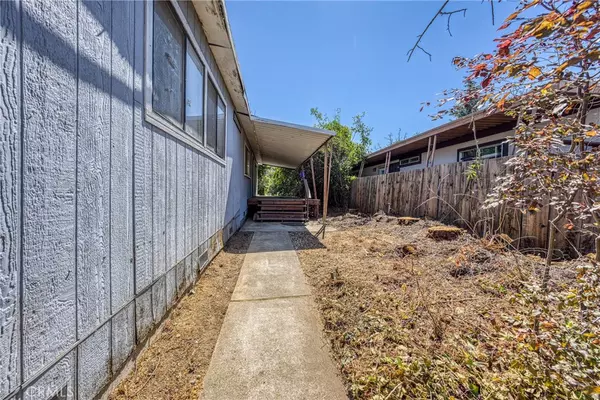 Clearlake Oaks, CA 95423,13942 Apple LN