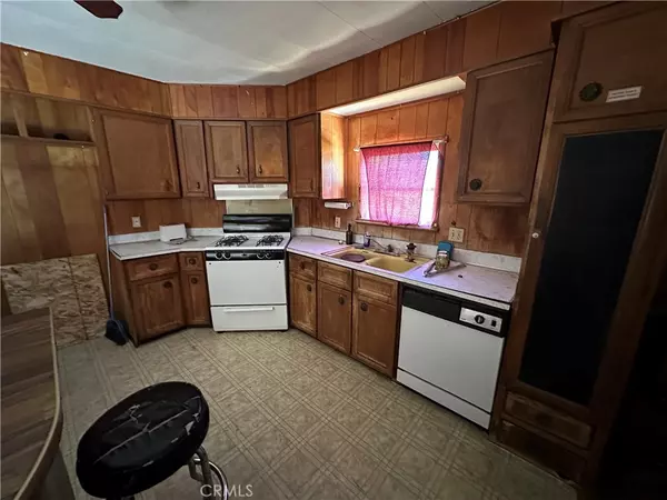 Clearlake Oaks, CA 95423,286 Schindler ST
