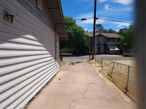 Clearlake, CA 95422,6135 Ridgeview DR