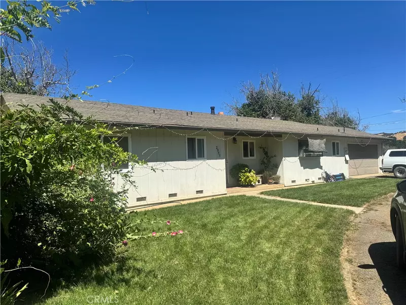 2955 Robin LN, Clearlake, CA 95422