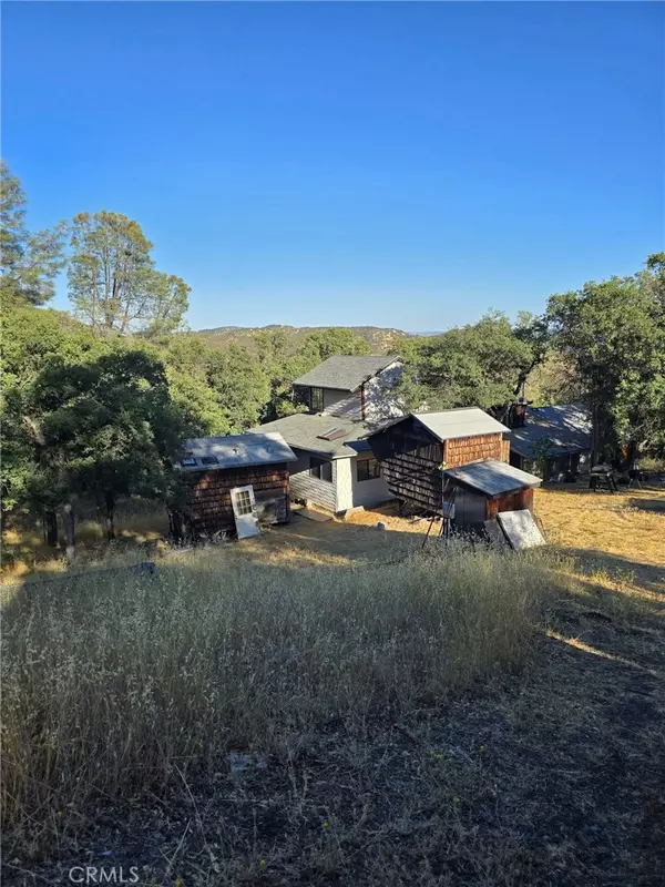 Clearlake Oaks, CA 95423,728 Watertrough RD