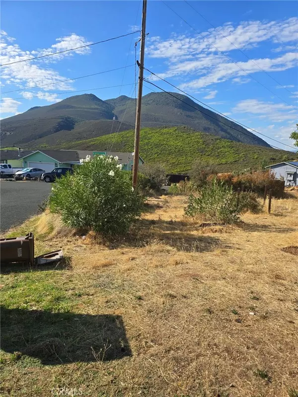 Kelseyville, CA 95451,9082 Hopi CT