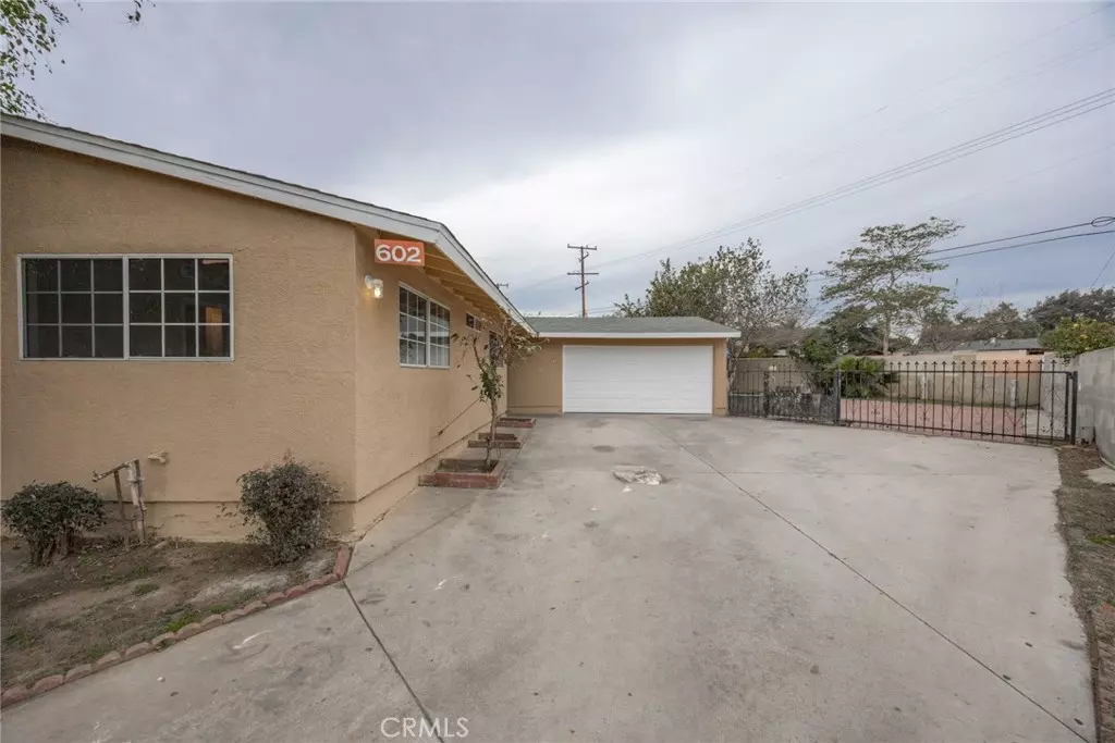Santa Ana, CA 92703,602 S Center ST