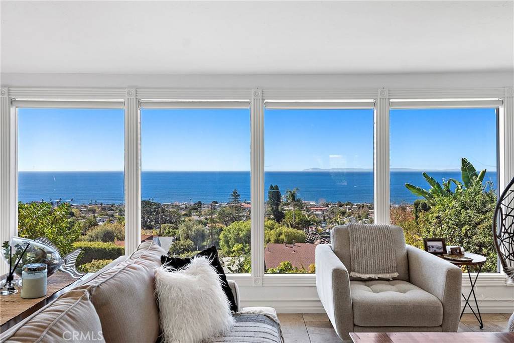 Laguna Beach, CA 92651,875 Coast View DR