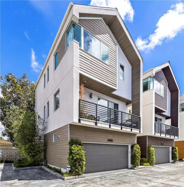 1970 Novus PL,  Costa Mesa,  CA 92627