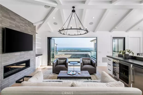 Laguna Beach, CA 92651,868 Hillcrest DR