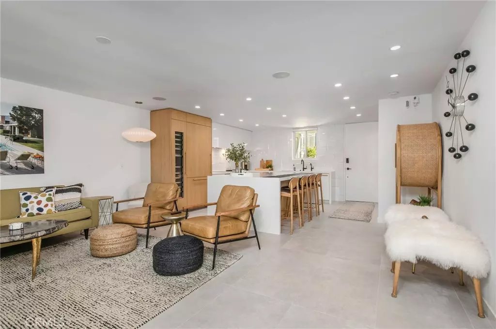 Corona Del Mar, CA 92625,717 Avocado AVE