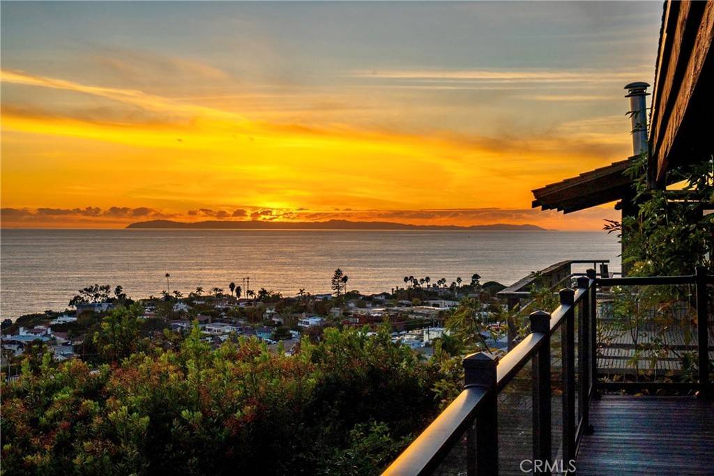481 Dartmoor ST, Laguna Beach, CA 92651