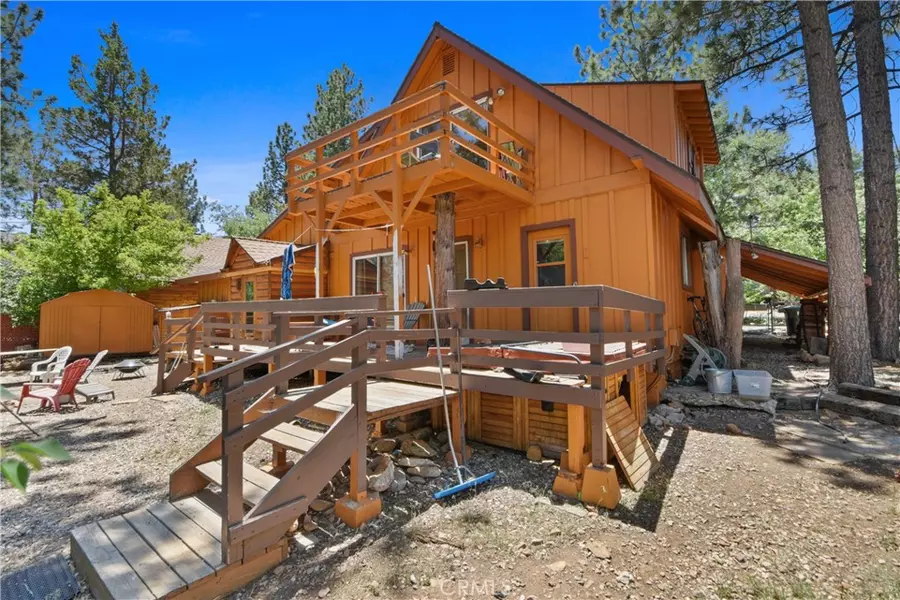 411 Pine LN, Sugarloaf, CA 92386