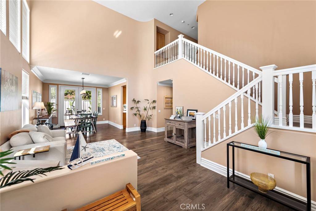 San Clemente, CA 92672,302 Paseo Pinto