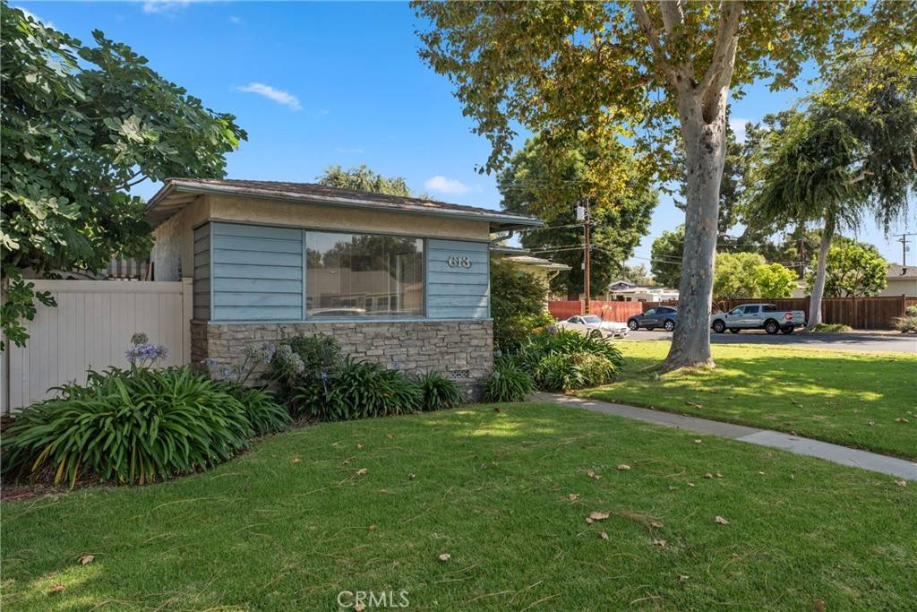 Fullerton, CA 92831,613 E Chapman AVE