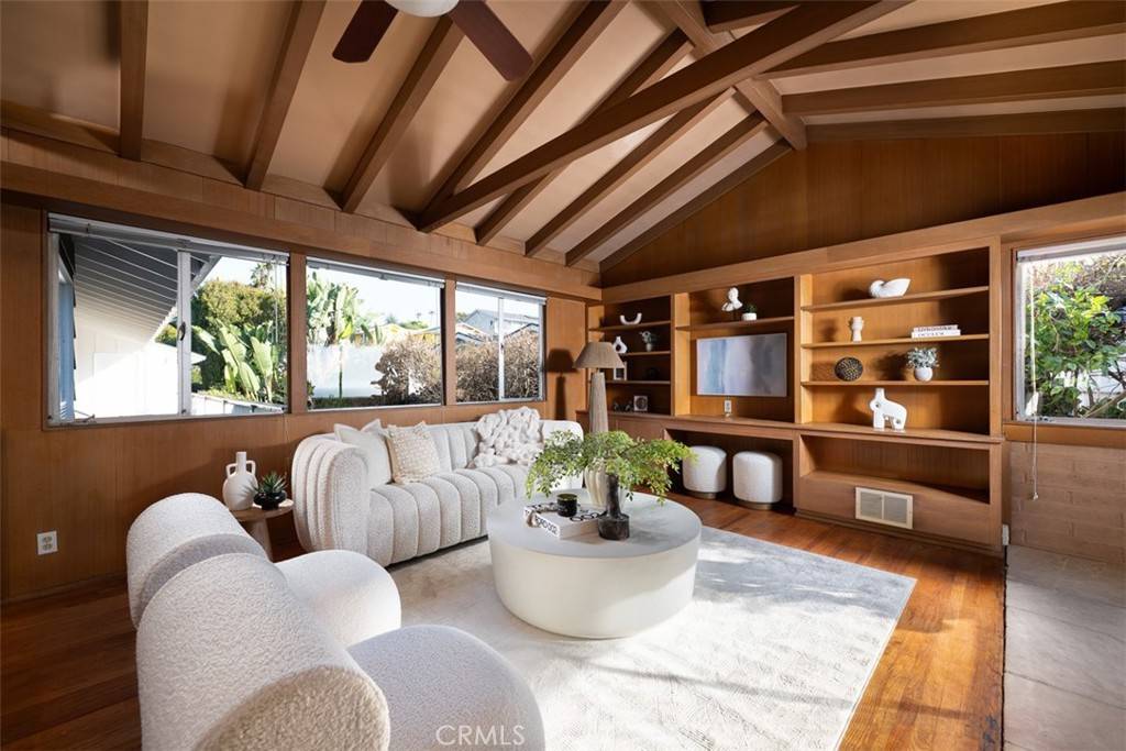 Laguna Beach, CA 92651,60 S La Senda
