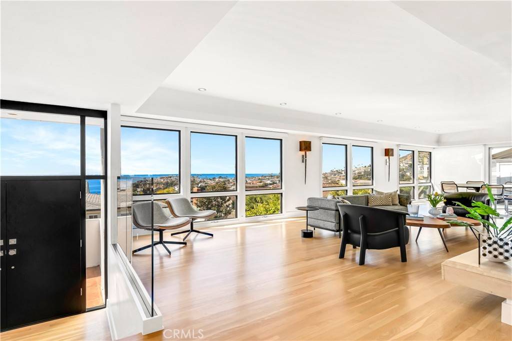 Laguna Beach, CA 92651,411 Emerald Bay