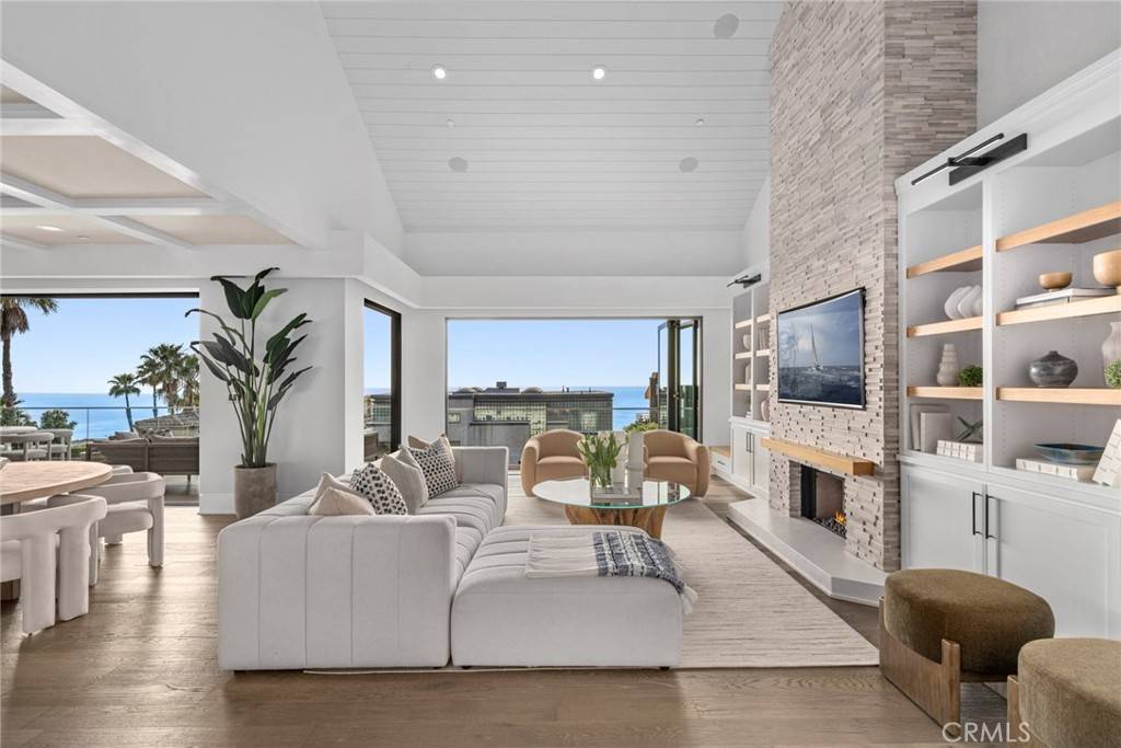 Laguna Beach, CA 92651,739 Marlin