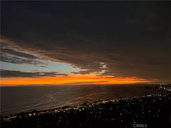 2378 Crestview DR, Laguna Beach, CA 92651