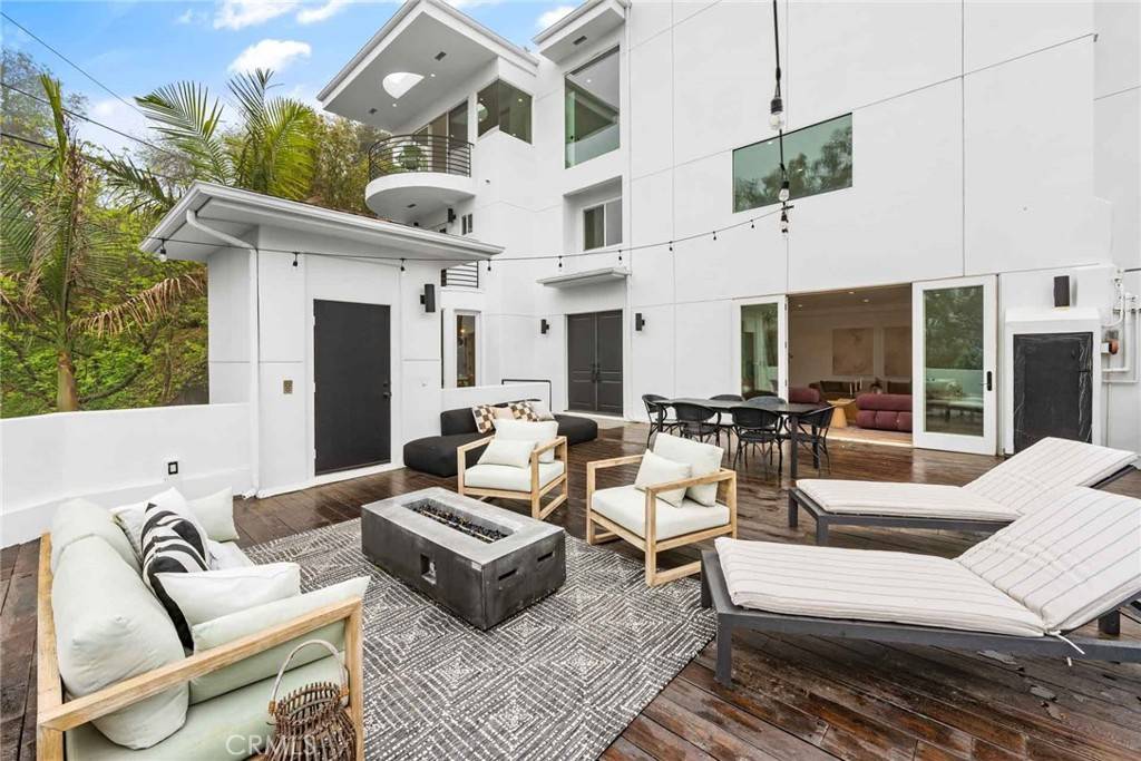 9027 Wonderland AVE, Los Angeles, CA 90046