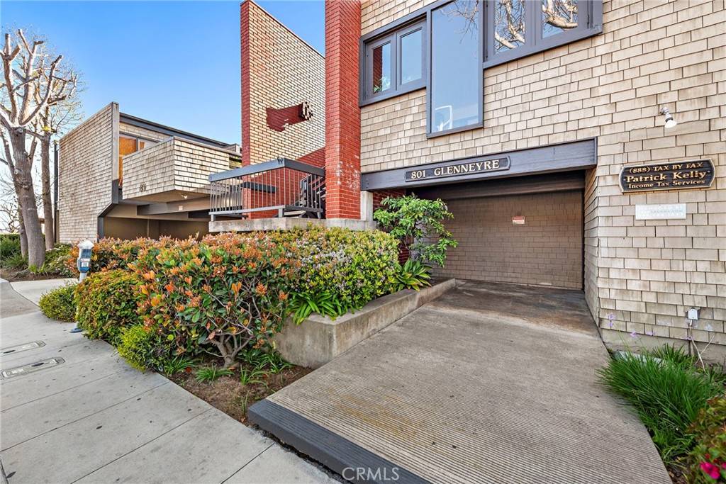 Laguna Beach, CA 92651,801 Glenneyre ST