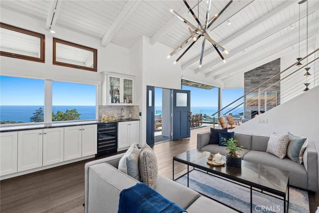 Laguna Beach, CA 92651,31452 Holly Drive