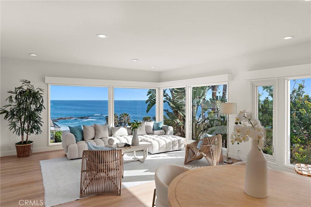 Laguna Beach, CA 92651,31703 Seacliff DR