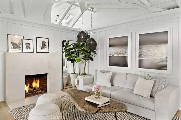 Laguna Beach, CA 92651,592 Bluebird Canyon DR