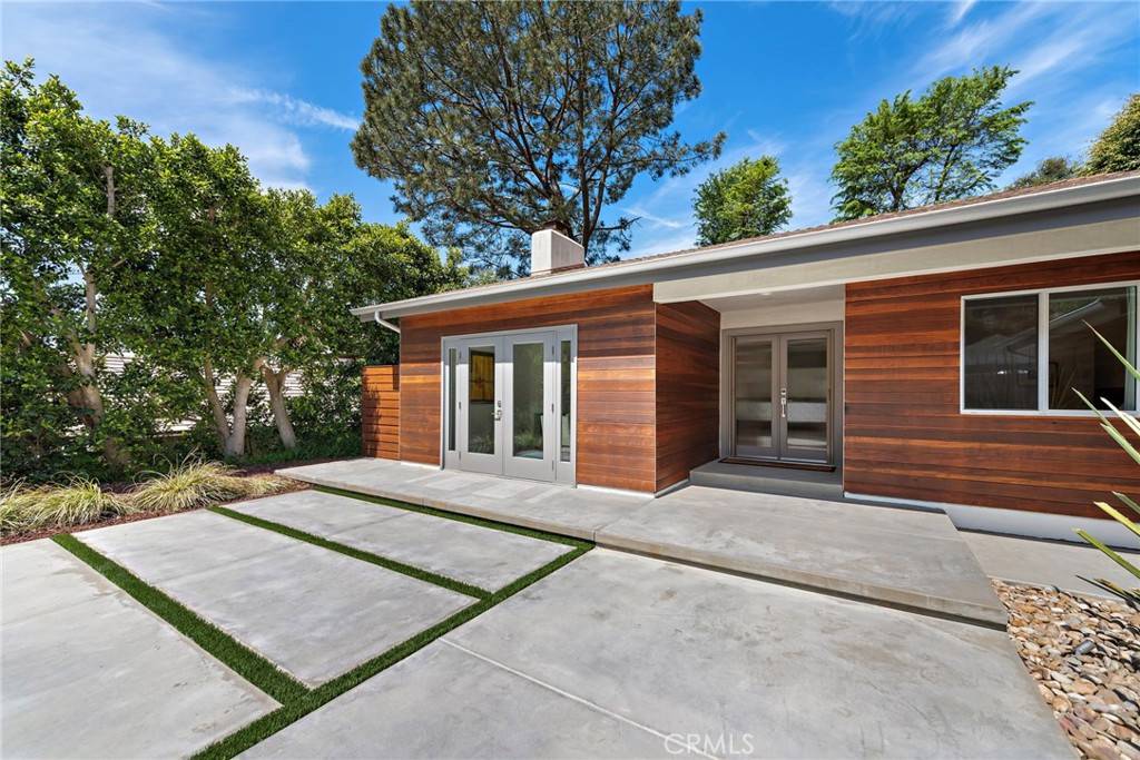 Laguna Beach, CA 92651,3120 Bern DR