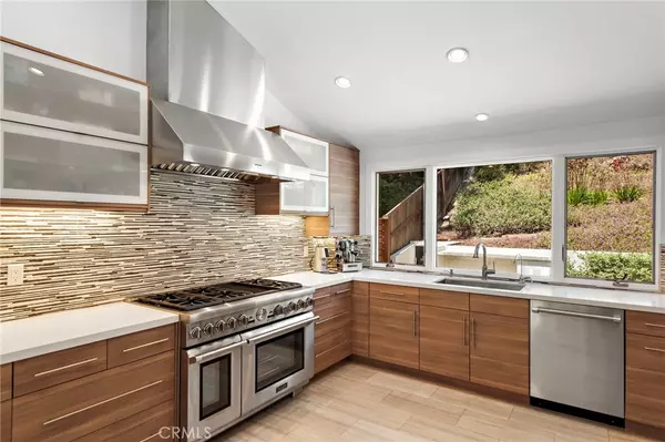 Laguna Beach, CA 92651,3120 Bern DR