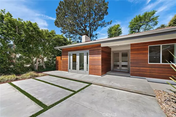 Laguna Beach, CA 92651,3120 Bern DR