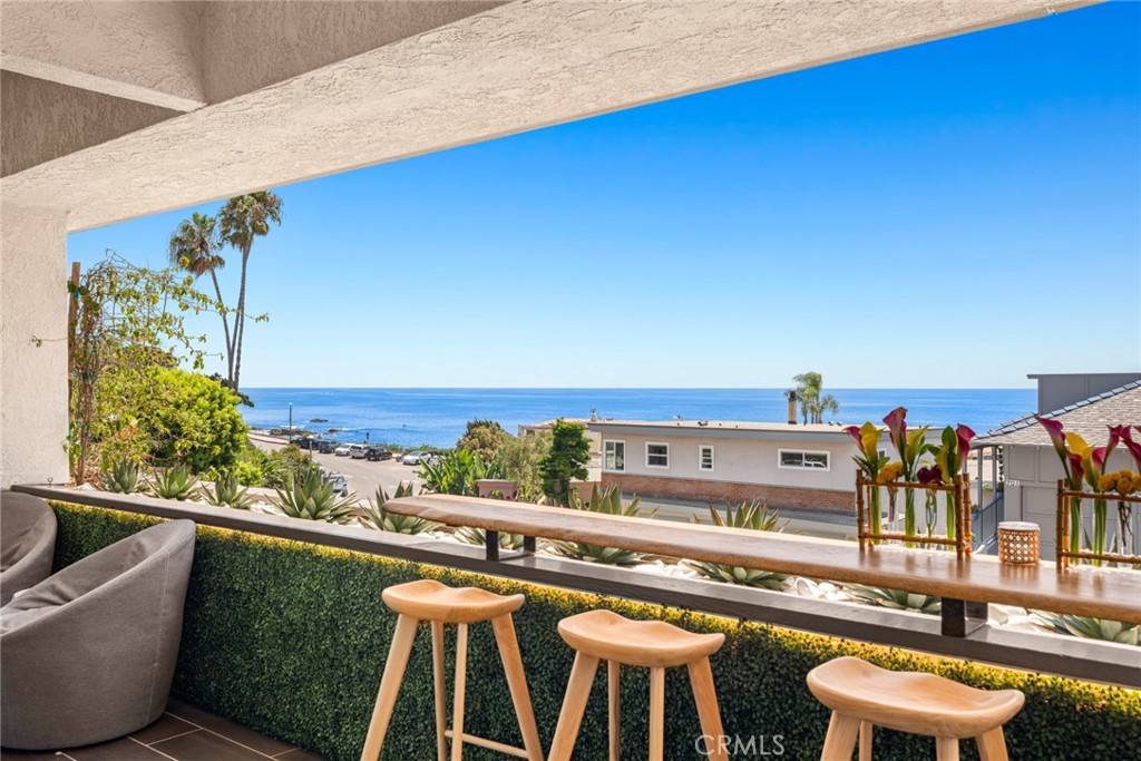 Laguna Beach, CA 92651,692 Cliff DR