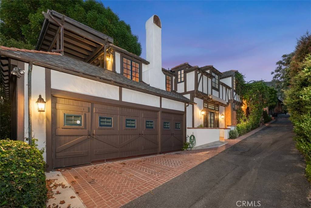 Laguna Beach, CA 92651,421 High DR