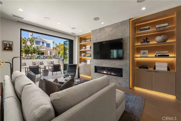Corona Del Mar, CA 92625,412 Heliotrope AVE