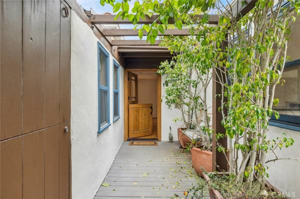 Laguna Beach, CA 92651,227 Ledroit ST