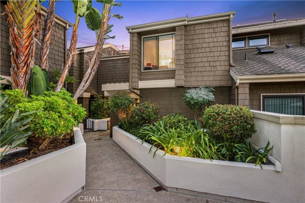 Newport Beach, CA 92660,50 Sea Island DR