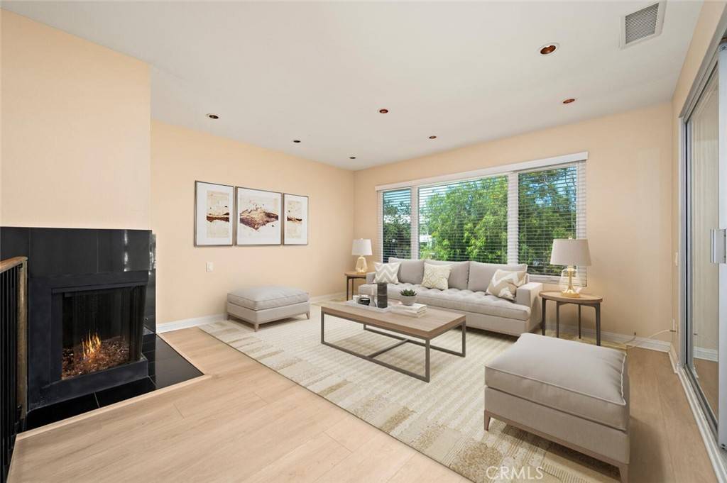 Laguna Hills, CA 92653,23392 Caminito Basilio #332