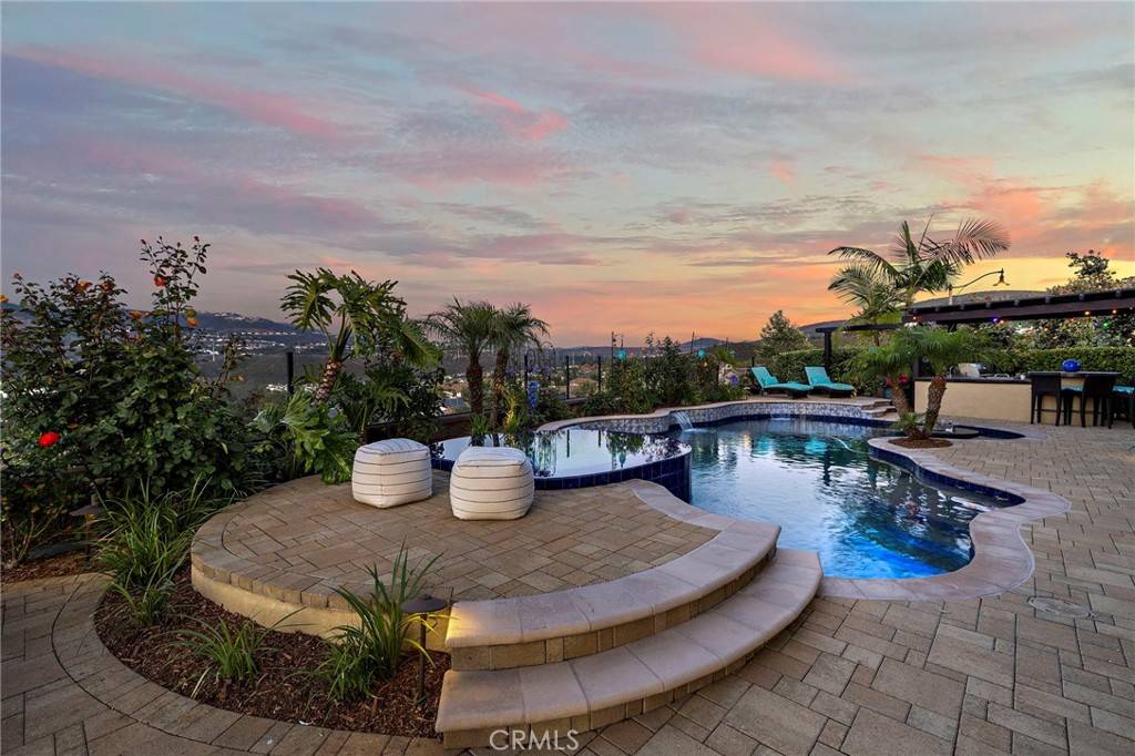 Carlsbad, CA 92009,7051 Sitio Caliente
