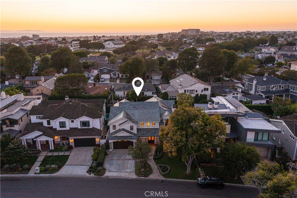 Newport Beach, CA 92663,411 Snug Harbor RD