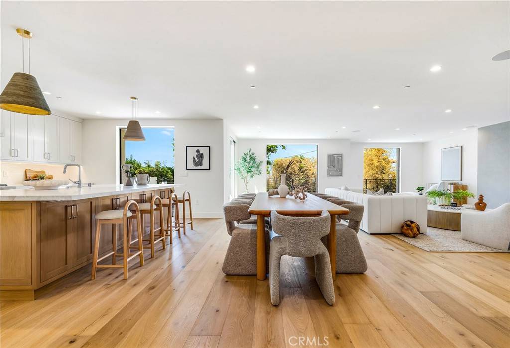 Laguna Beach, CA 92651,1759 Glenneyre ST
