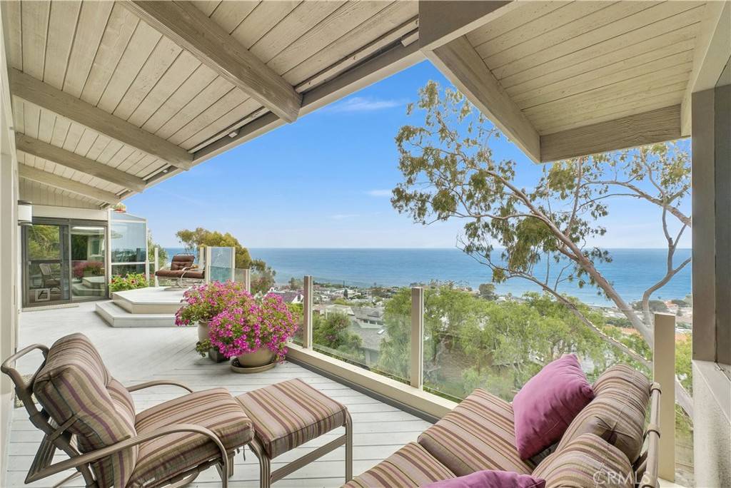 Laguna Beach, CA 92651,537 Dunnegan PL