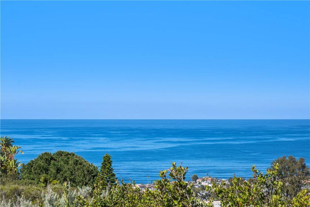 Laguna Beach, CA 92651,901 Summit DR