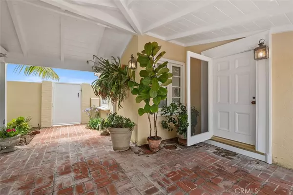 Laguna Beach, CA 92651,27 S La Senda DR