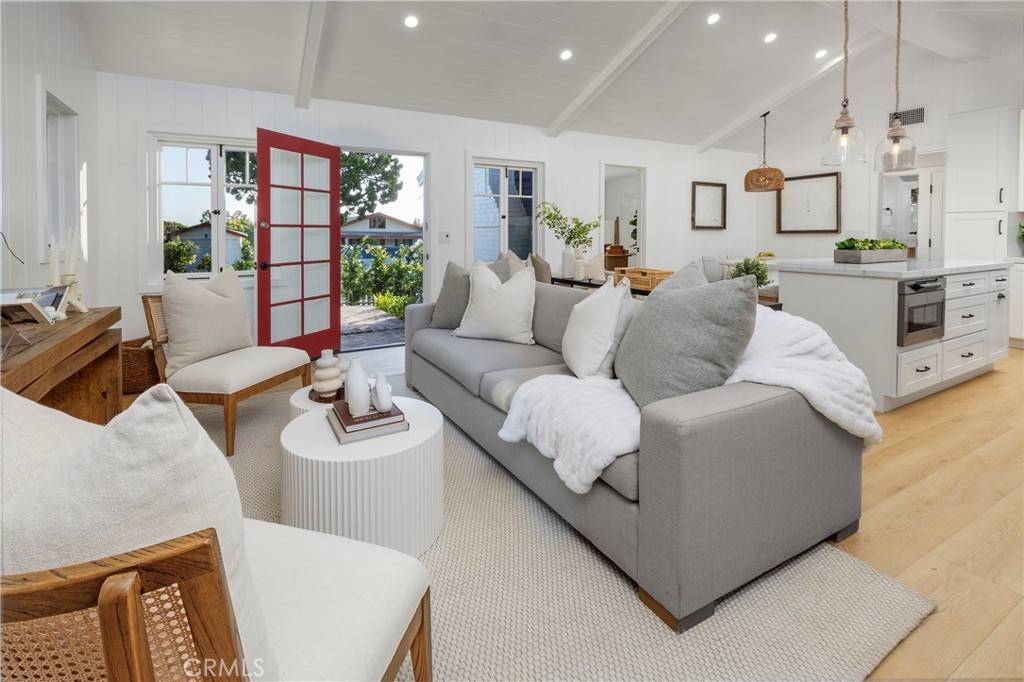 Laguna Beach, CA 92651,556 Through ST