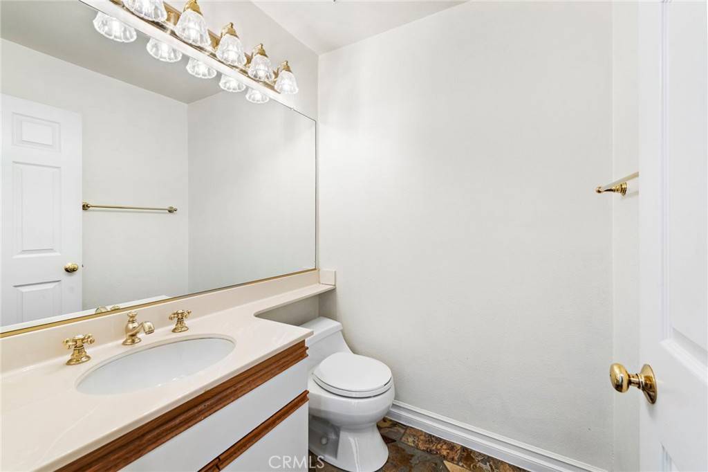 Laguna Beach, CA 92651,601 San Nicholas CT #601